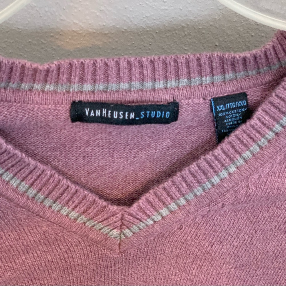 Men’s XL V-Neck VanHuesen Sweater